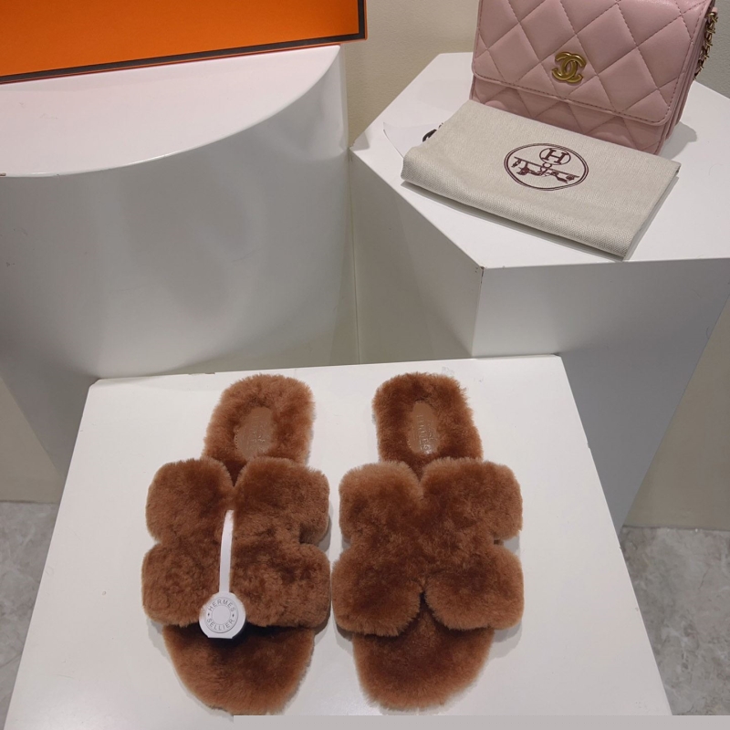 H**mes slippers
